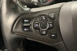 valkoinen Opel Astra 2017 kuva 21.