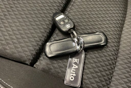 valkoinen Opel Astra 2017 kuva 25.
