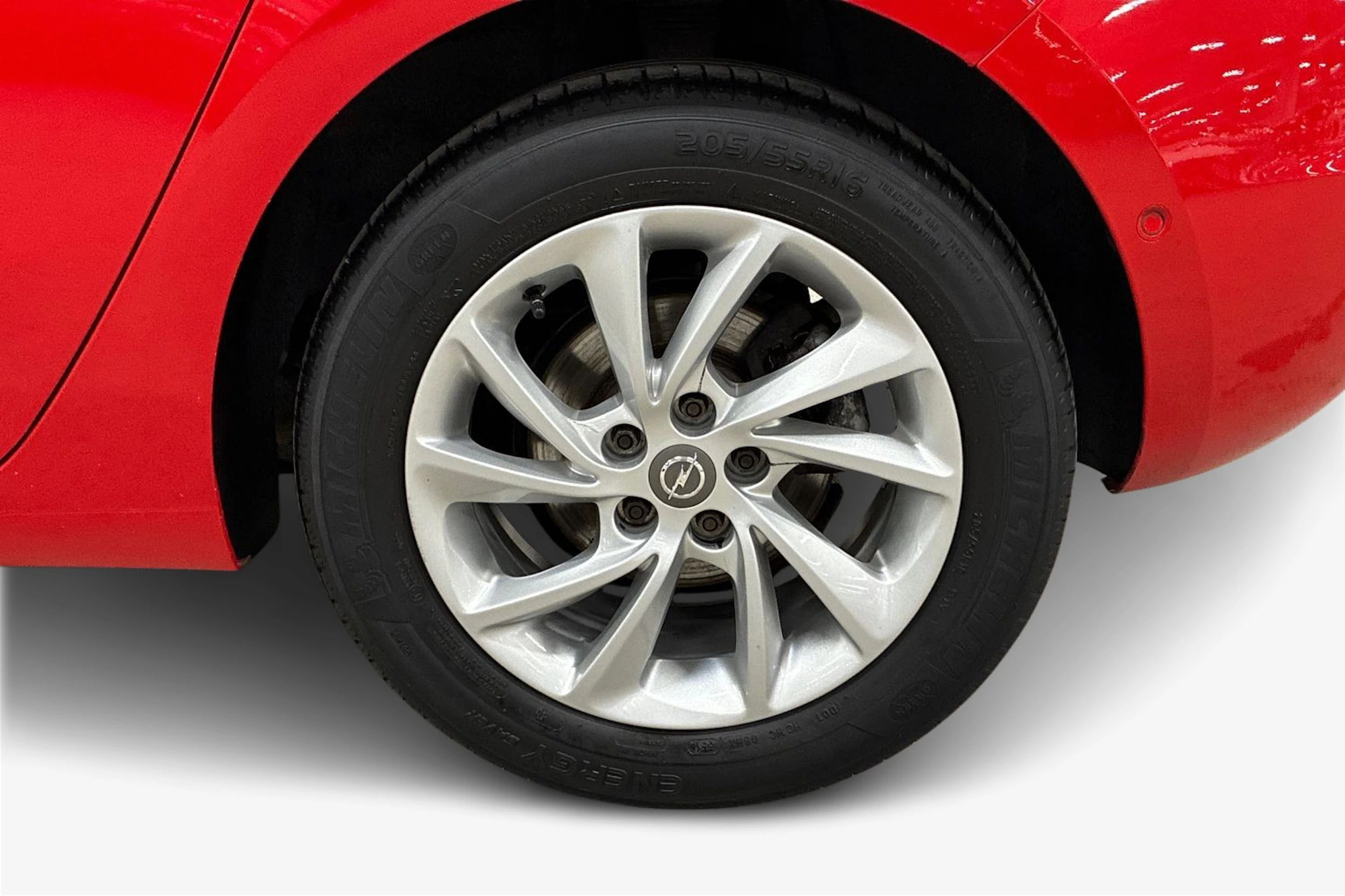 punainen Opel Astra 2017 kuva 9.