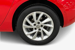 punainen Opel Astra 2017 kuva 9.