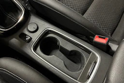 punainen Opel Astra 2017 kuva 19.