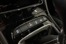 punainen Opel Astra 2017 kuva 20.