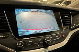 punainen Opel Astra 2017 kuva 23.