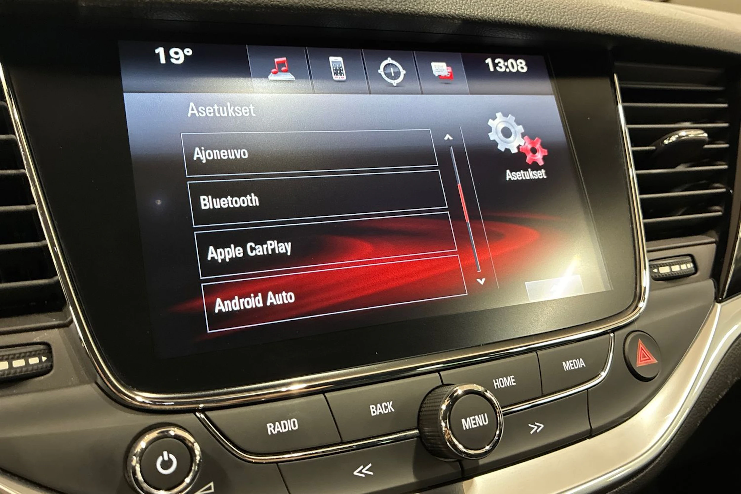 punainen Opel Astra 2017 kuva 24.