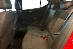 punainen Opel Astra 2017 kuva 10.