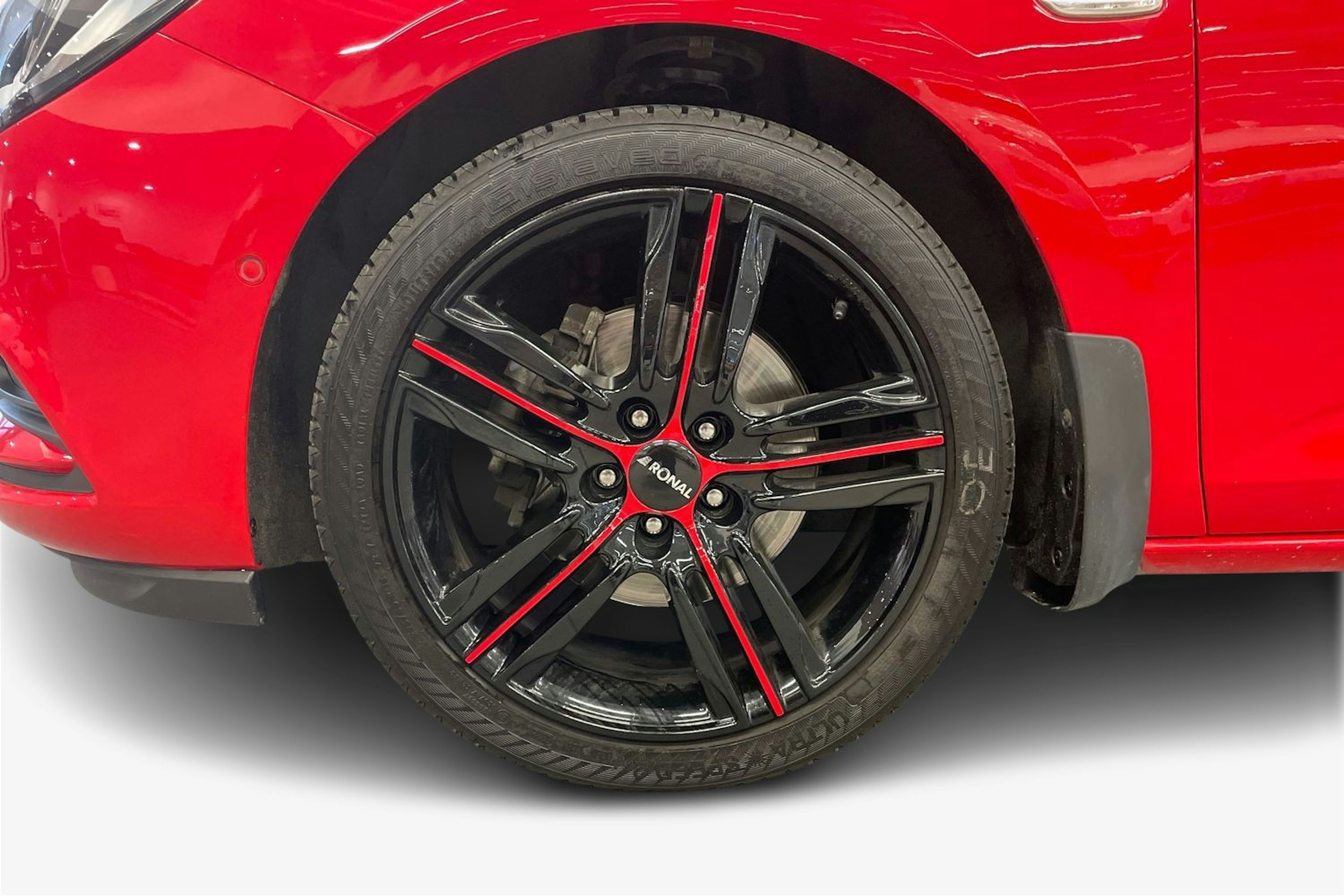 punainen Opel Astra 2017 kuva 11.