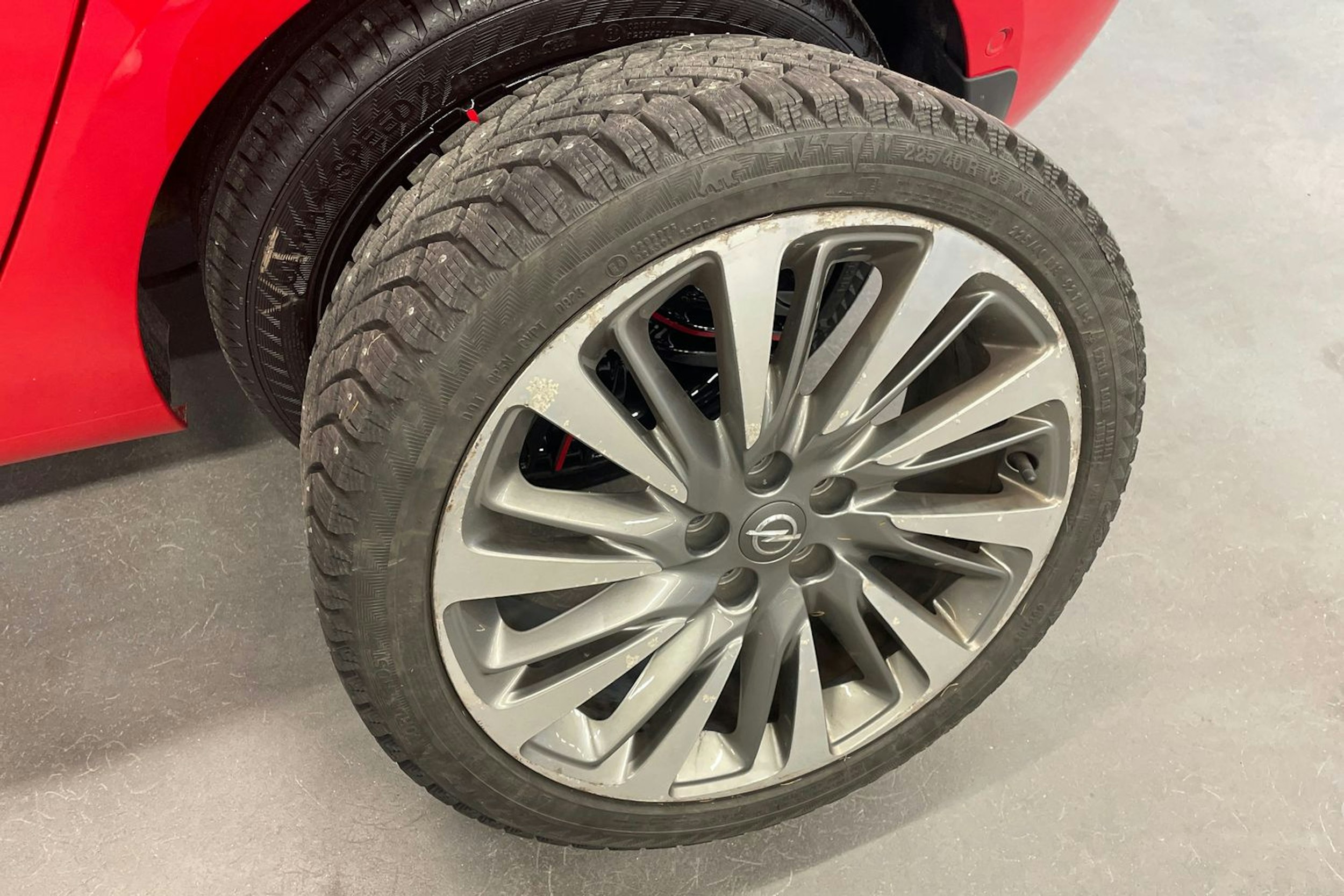 punainen Opel Astra 2017 kuva 13.