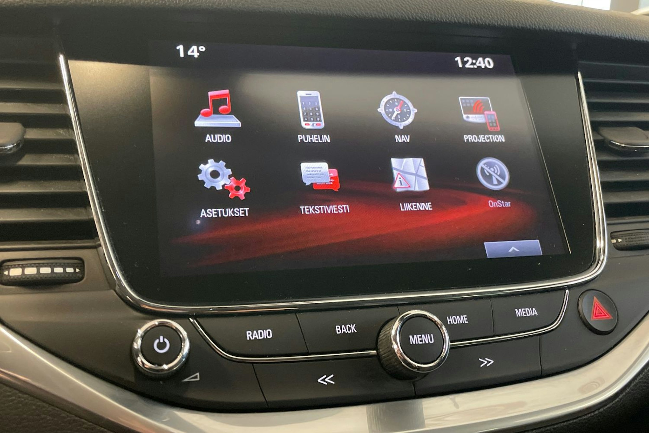 punainen Opel Astra 2017 kuva 17.