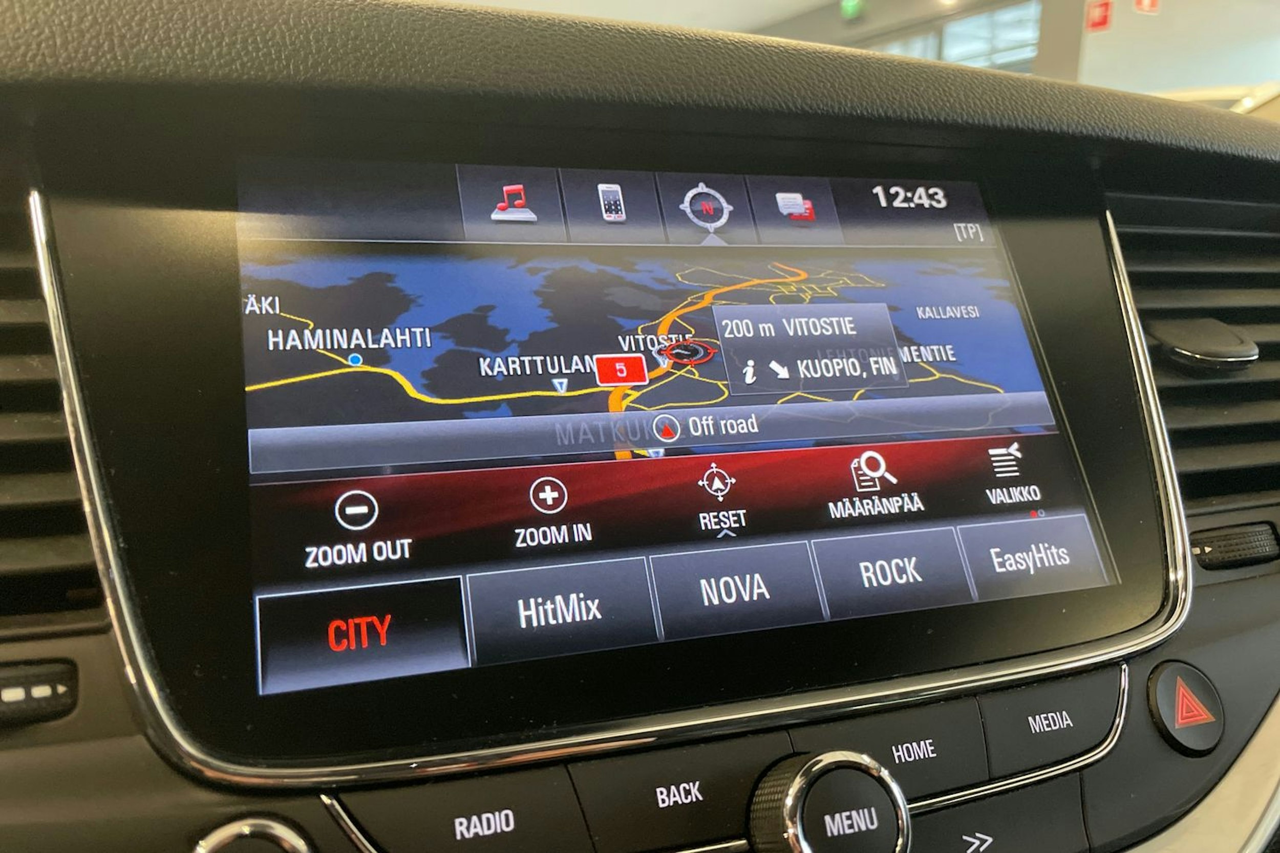 punainen Opel Astra 2017 kuva 21.