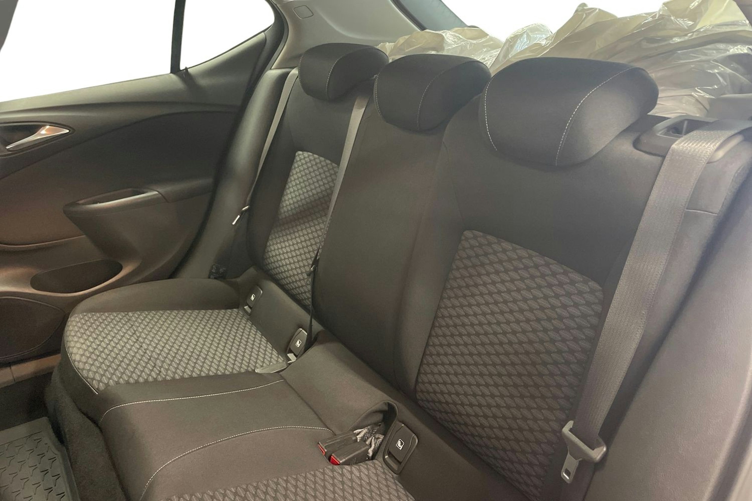 Punainen Opel ASTRA 2017 kuva 10.