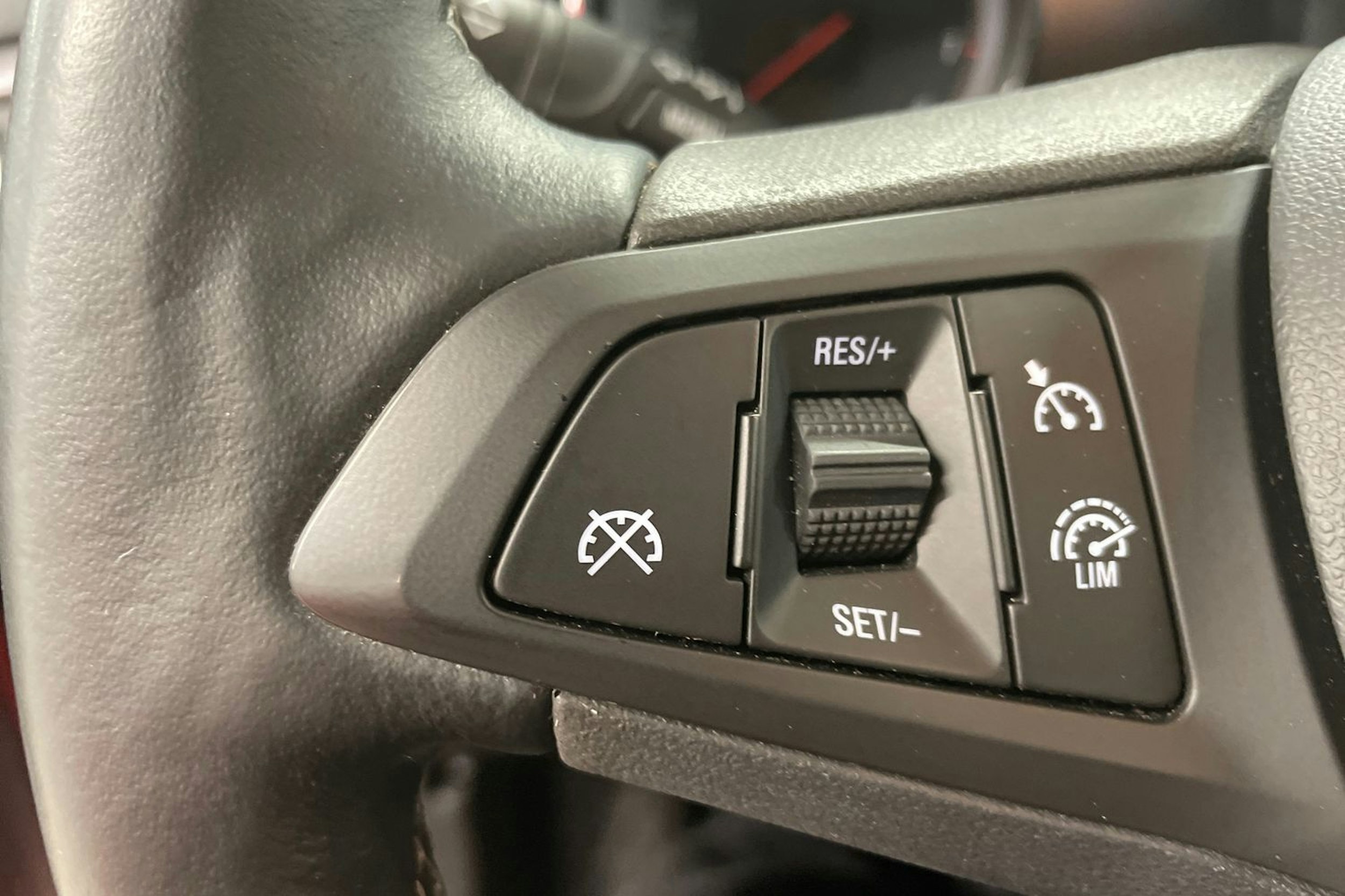 Punainen Opel ASTRA 2017 kuva 15.
