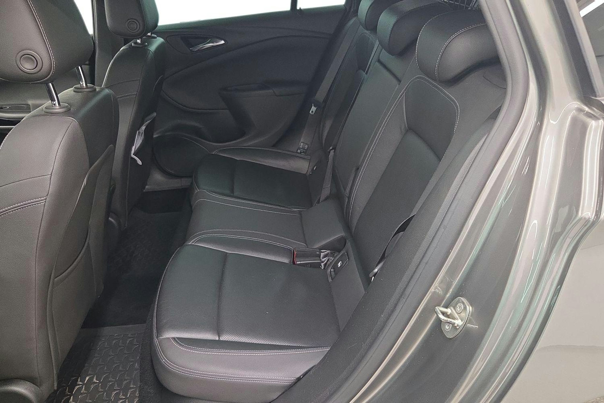 Harmaa Opel ASTRA 2017 kuva 8.