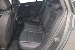 Harmaa Opel ASTRA 2017 kuva 8.