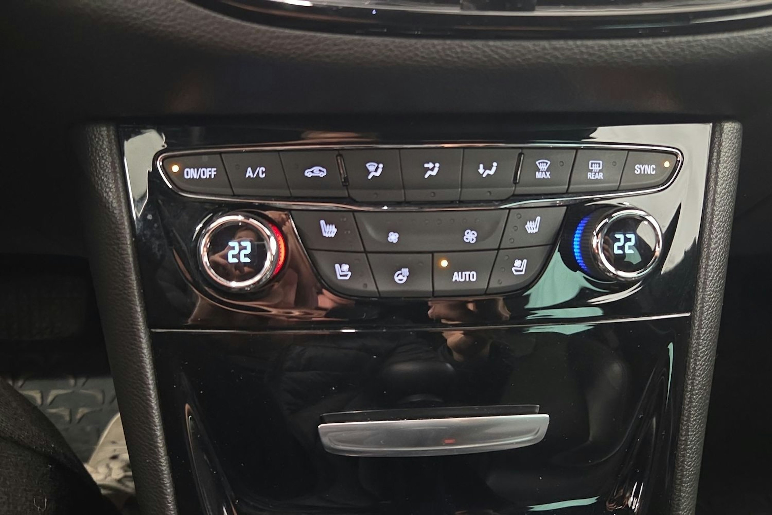 Harmaa Opel ASTRA 2017 kuva 17.