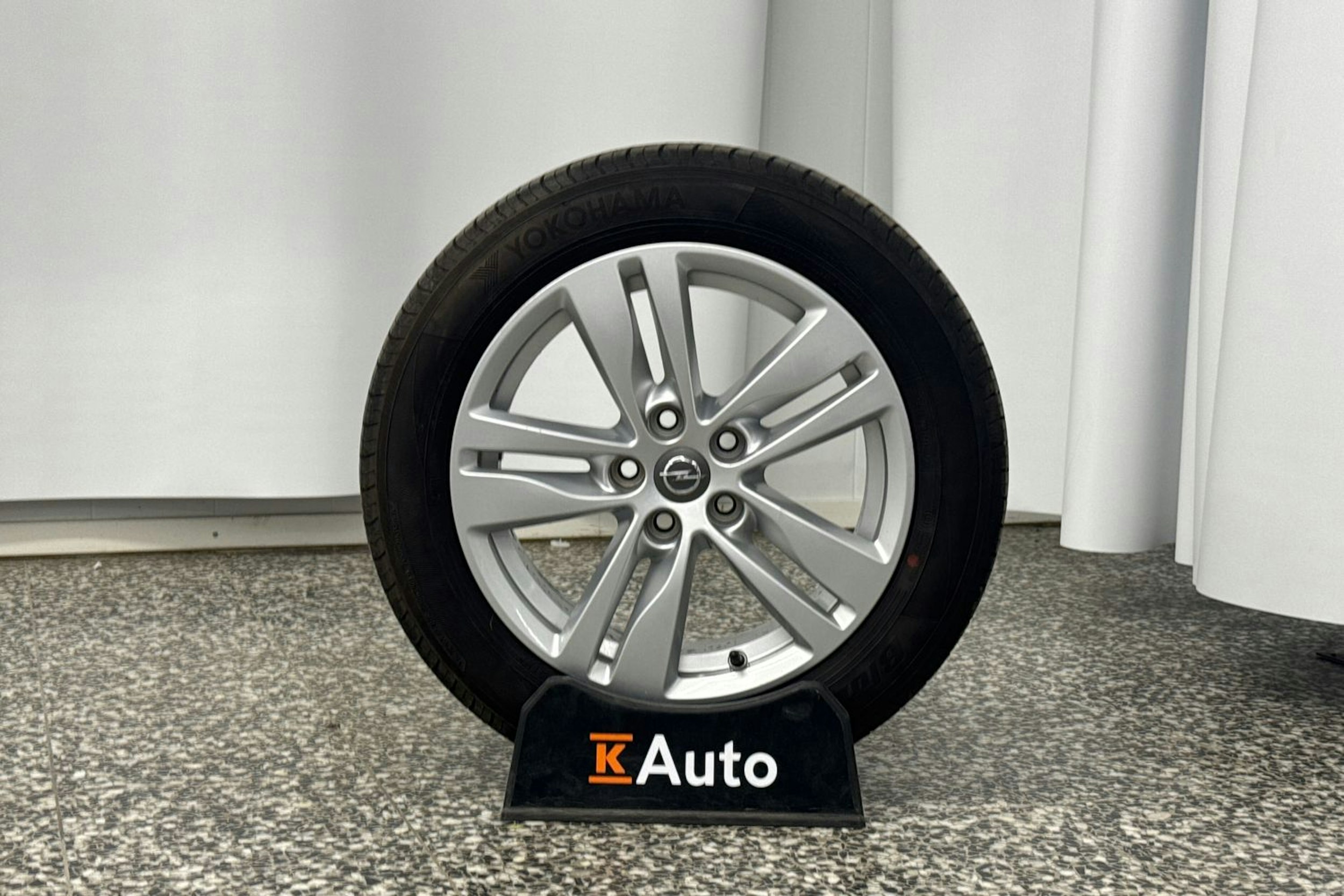 Harmaa Opel ASTRA 2017 kuva 38.