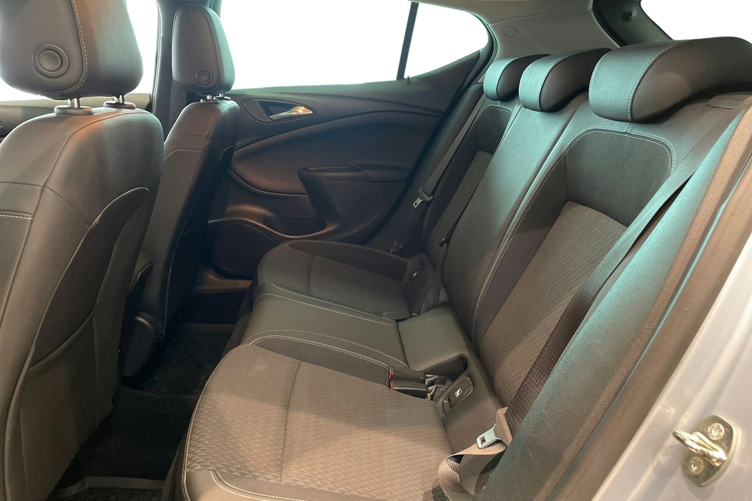 hopea Opel Astra 2017 kuva 10.