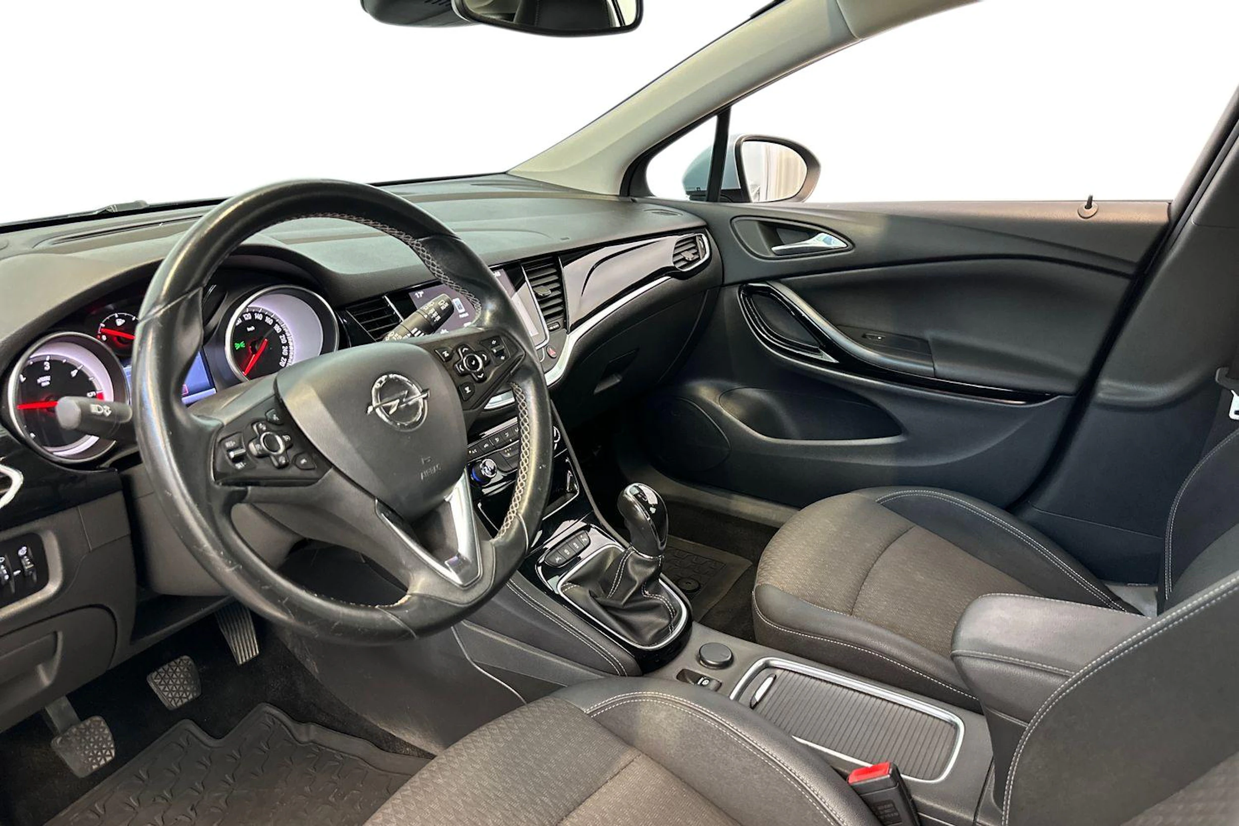 harmaa Opel Astra 2017 kuva 6.