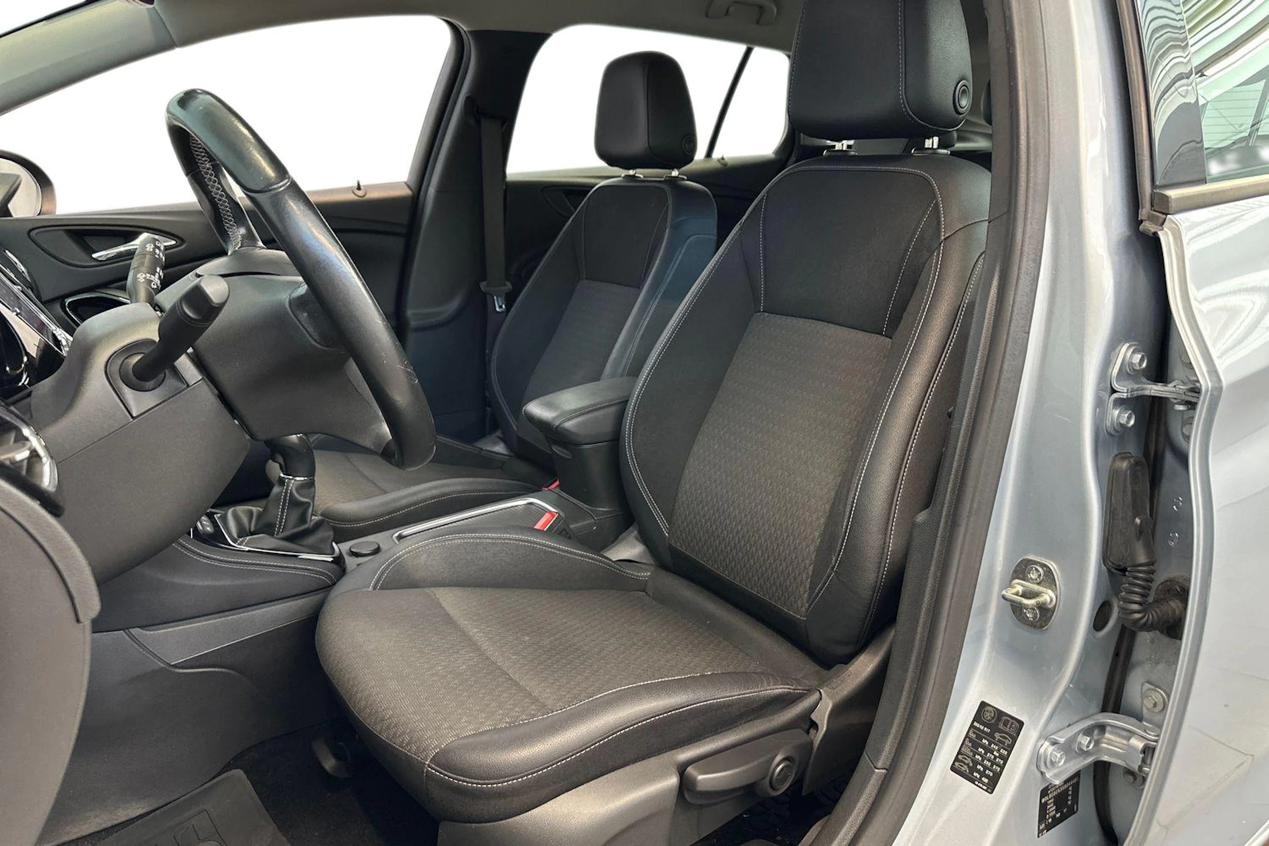 harmaa Opel Astra 2017 kuva 7.