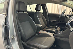 harmaa Opel Astra 2017 kuva 11.