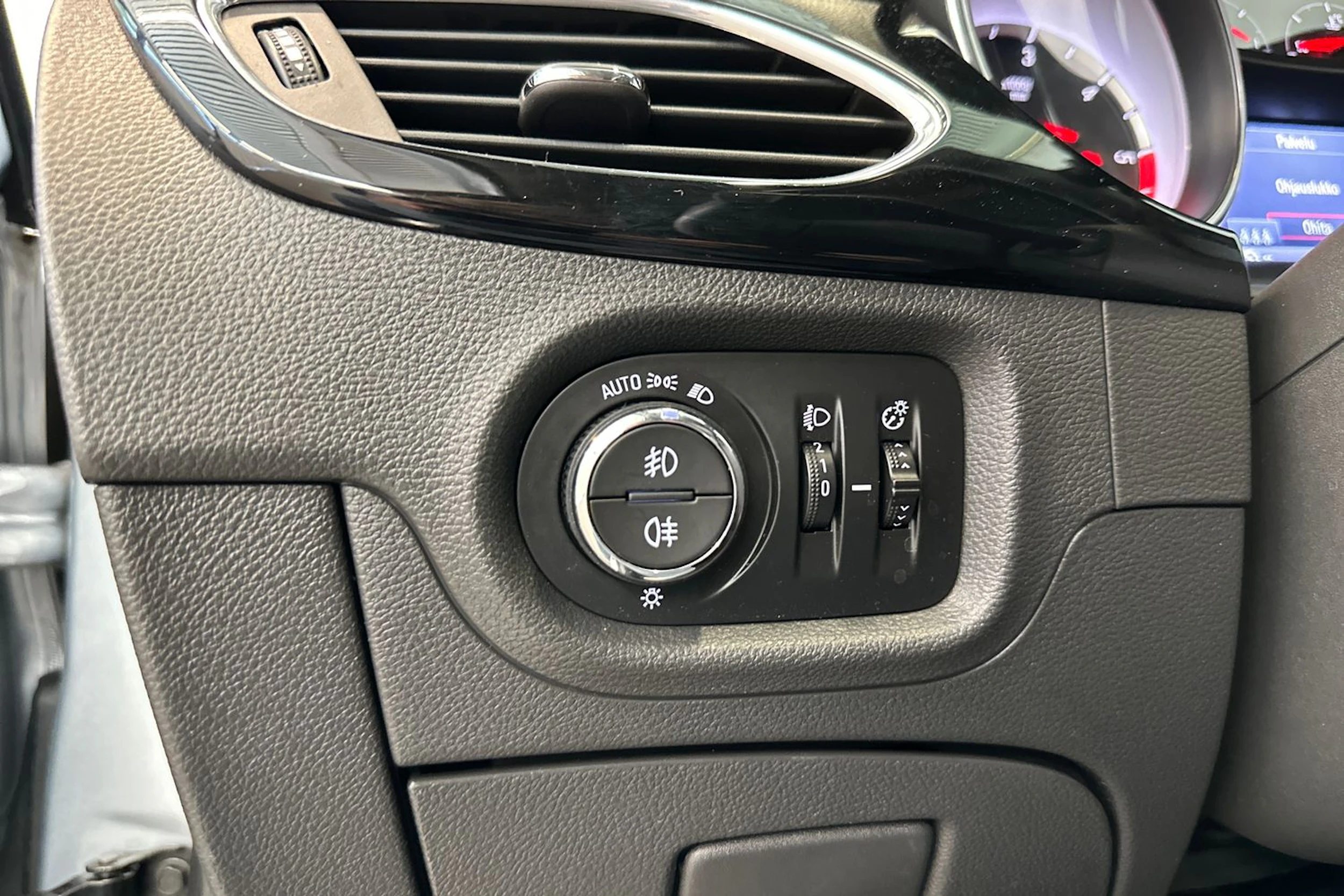 harmaa Opel Astra 2017 kuva 16.