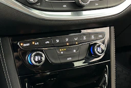 harmaa Opel Astra 2017 kuva 22.
