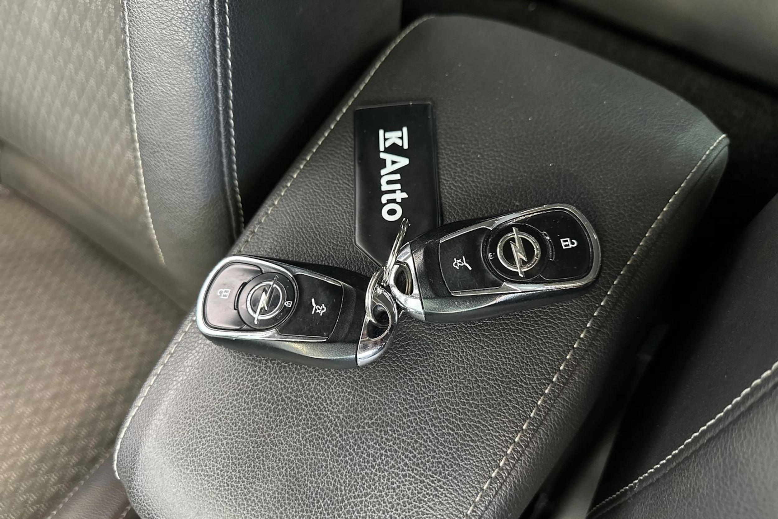 harmaa Opel Astra 2017 kuva 30.