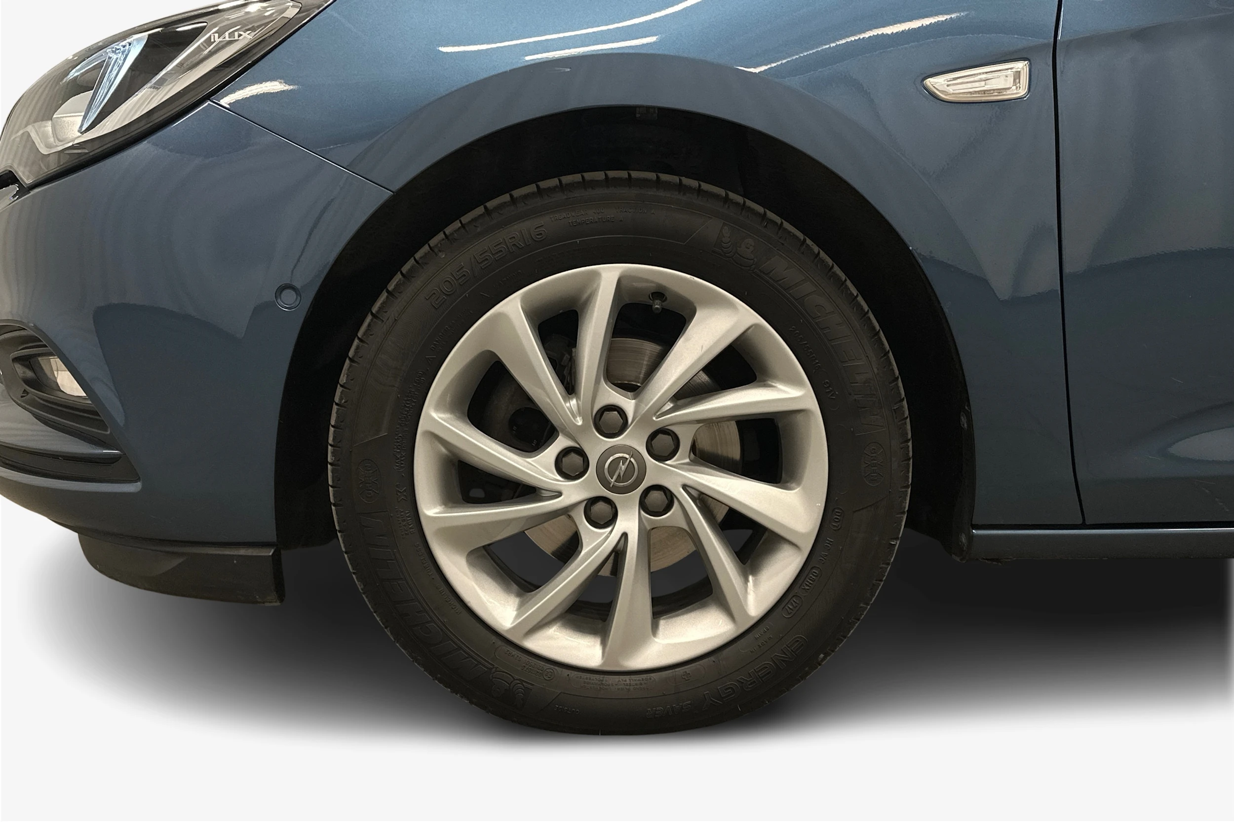 sininen Opel Astra 2017 kuva 9.