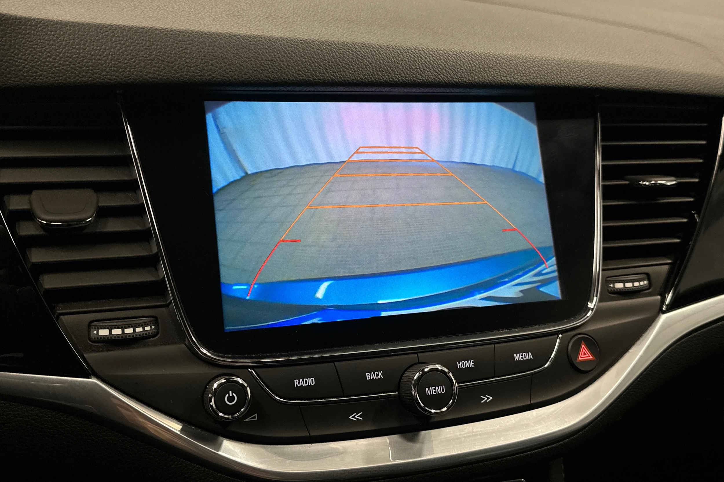 sininen Opel Astra 2017 kuva 22.