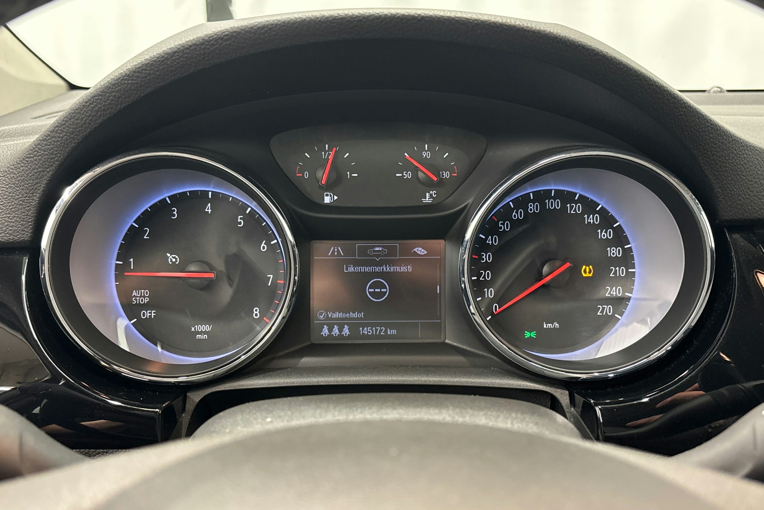 sininen Opel Astra 2017 kuva 19.