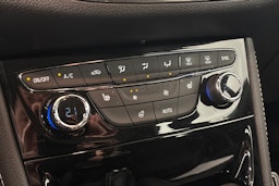 sininen Opel Astra 2017 kuva 22.