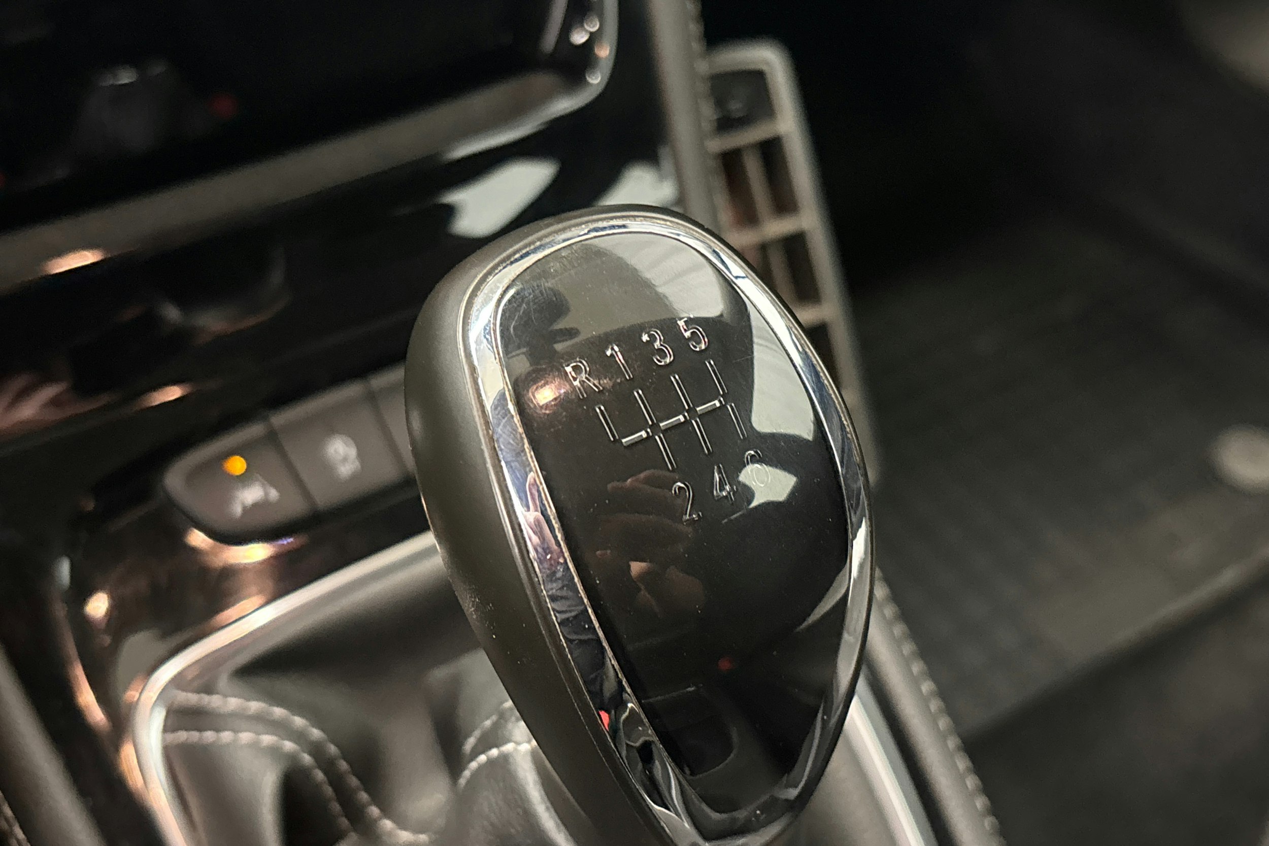 sininen Opel Astra 2017 kuva 24.