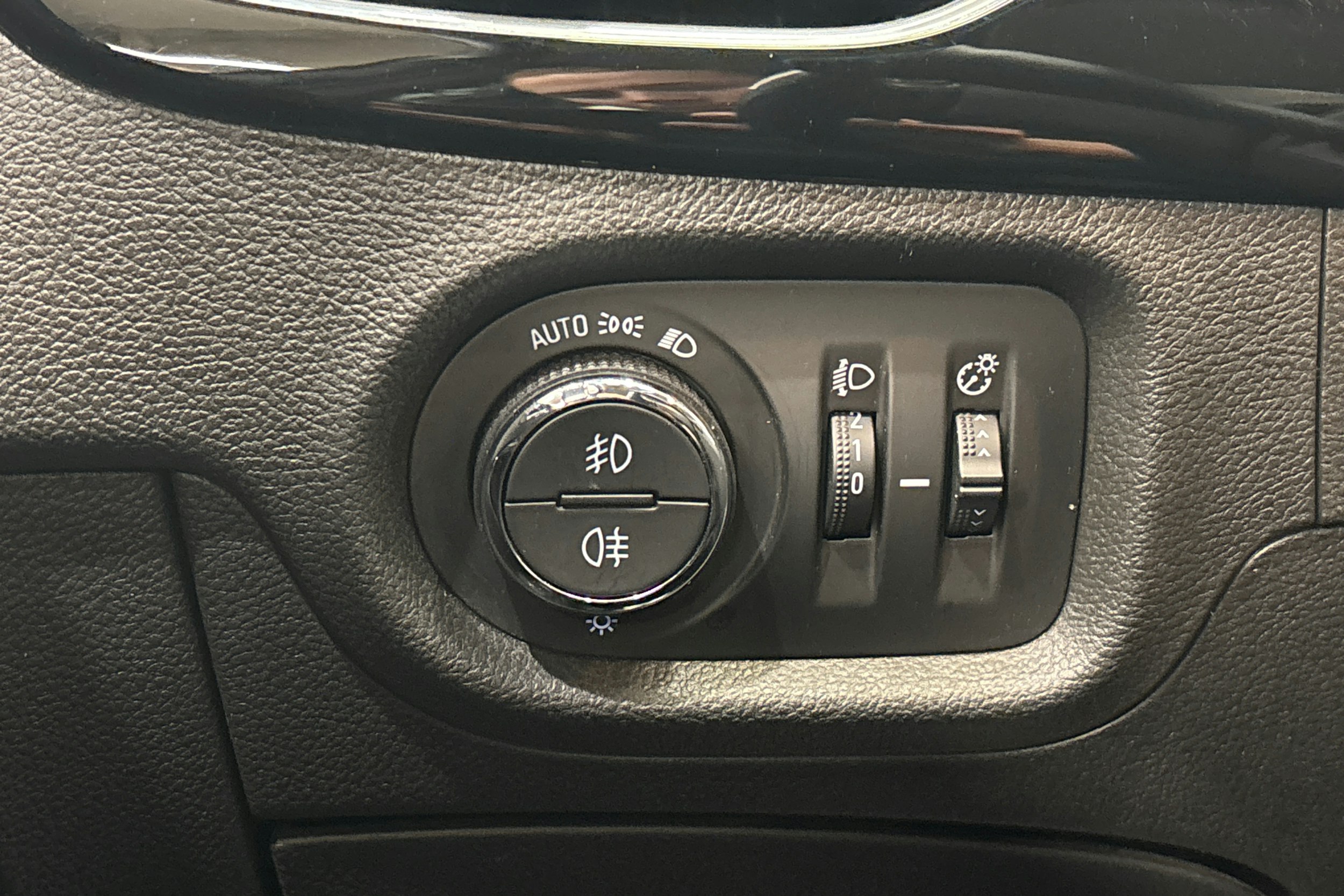 sininen Opel Astra 2017 kuva 25.