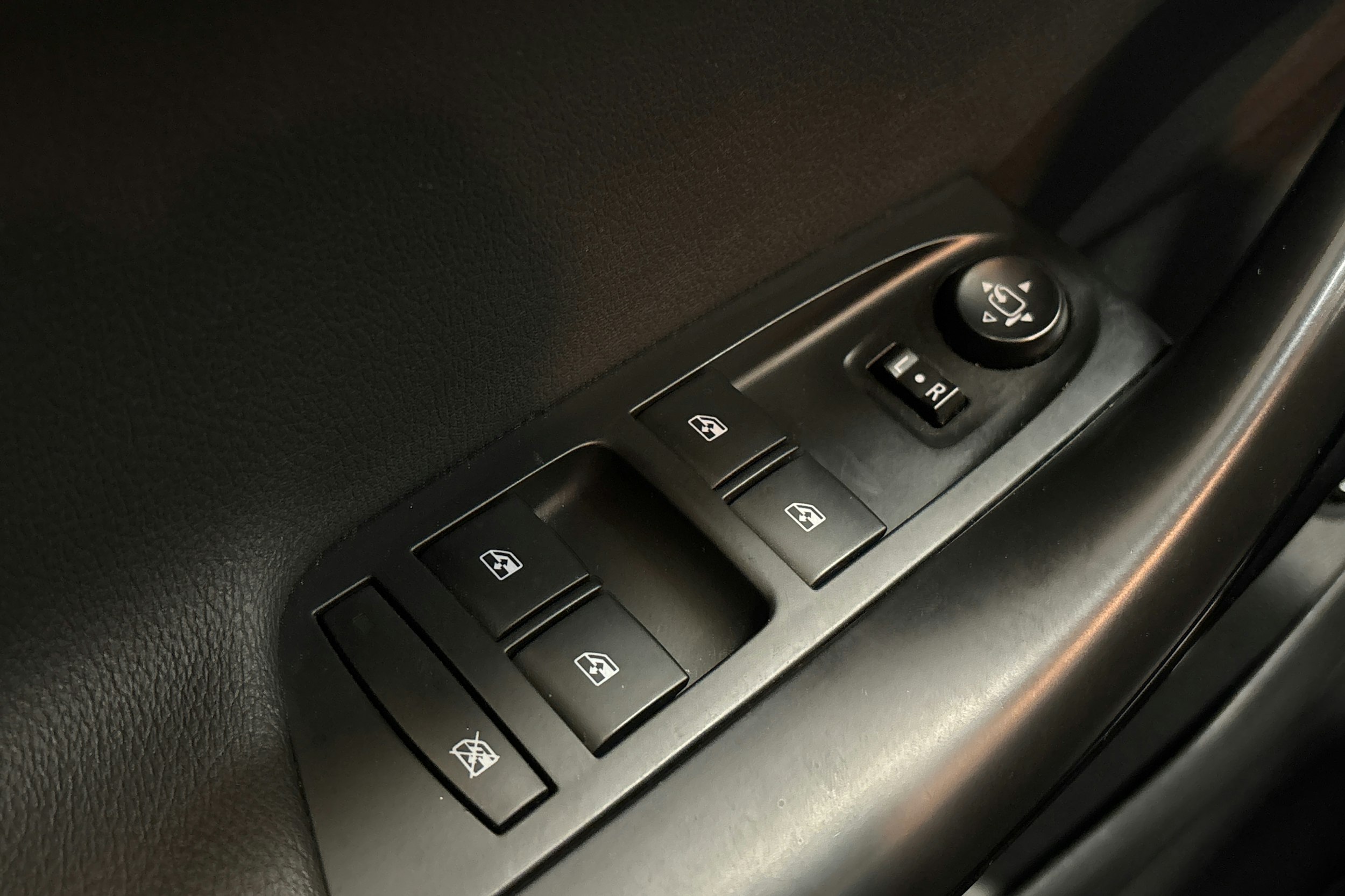 sininen Opel Astra 2017 kuva 26.