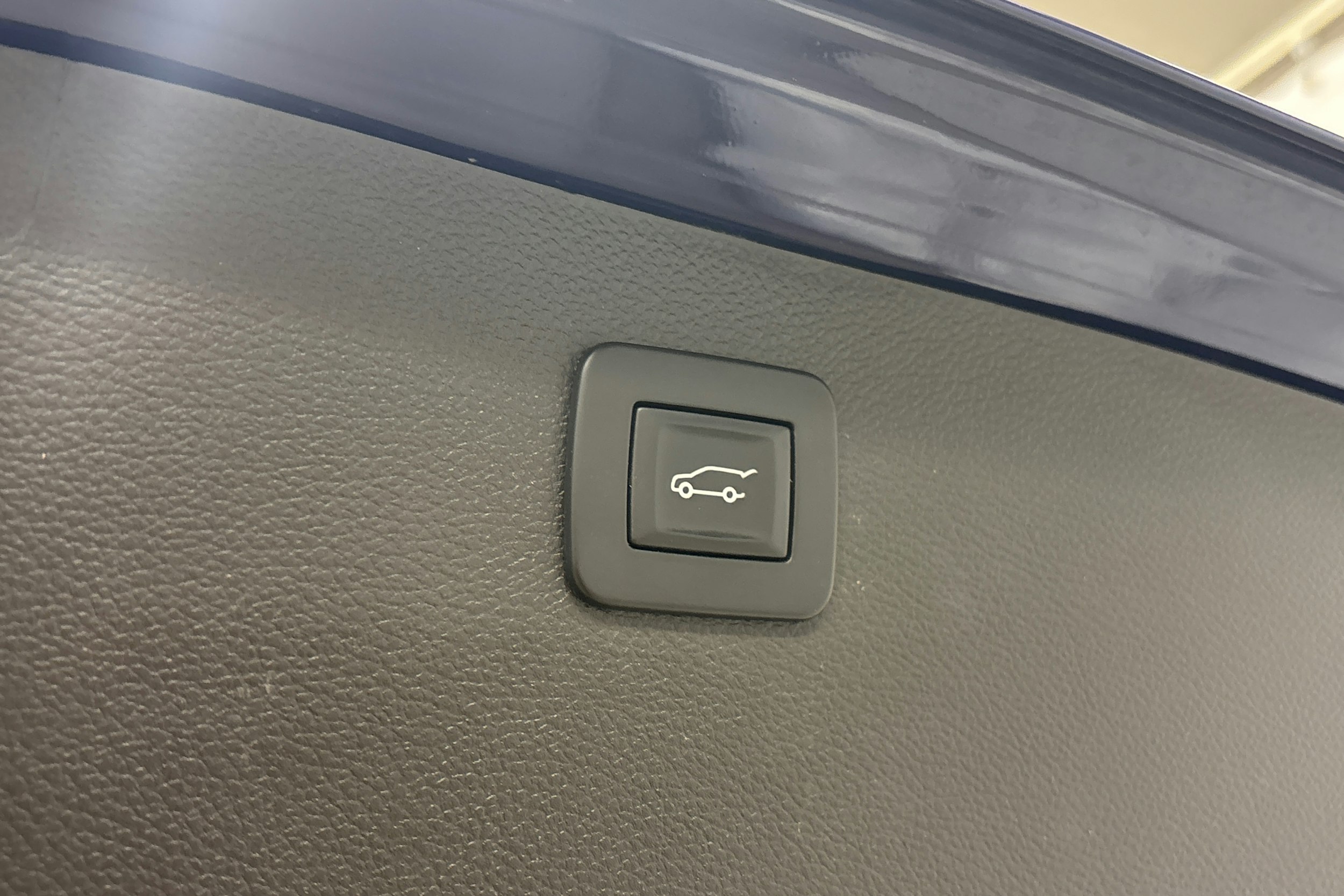 sininen Opel Astra 2017 kuva 32.