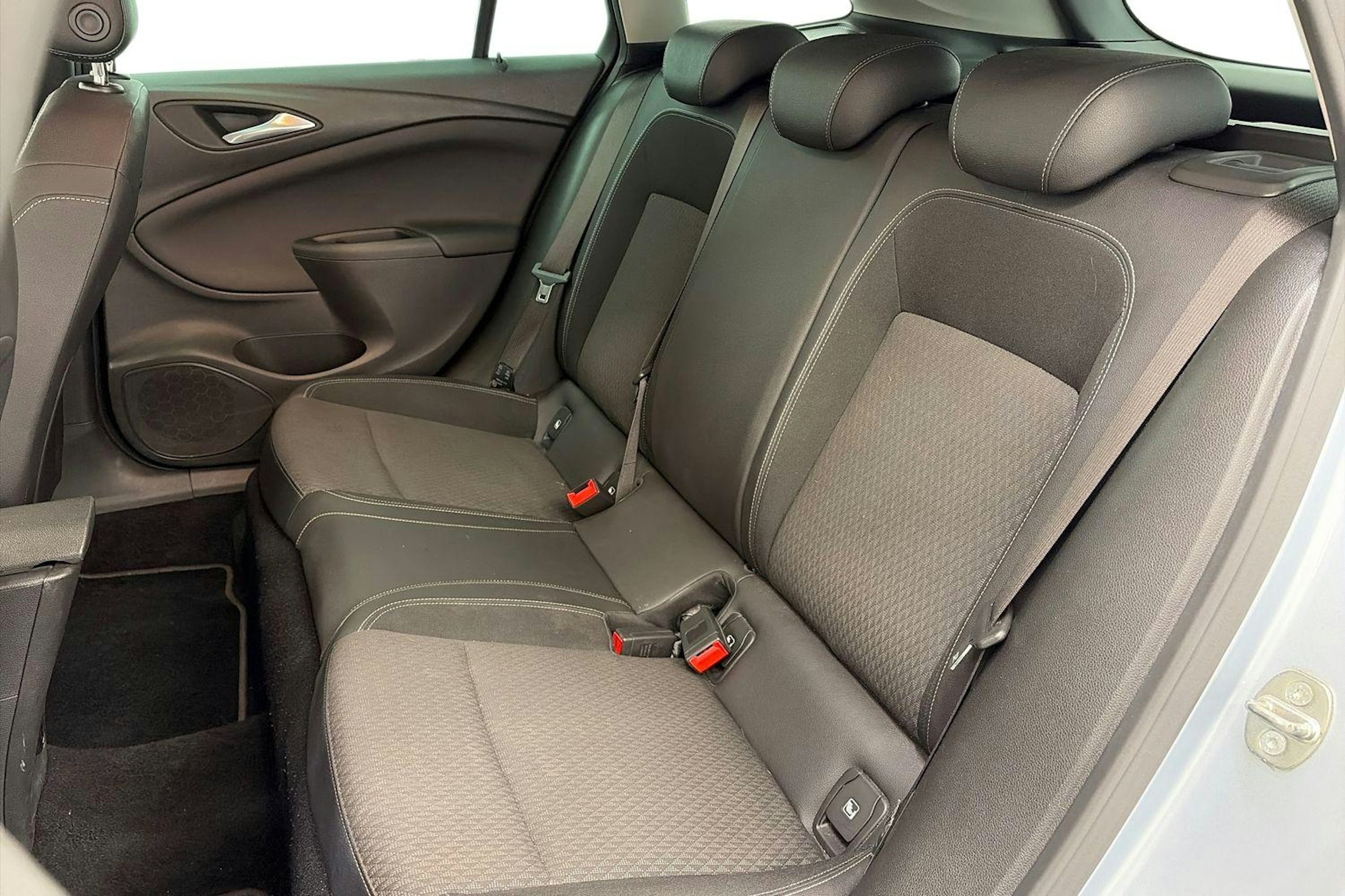 hopea Opel Astra 2017 kuva 10.