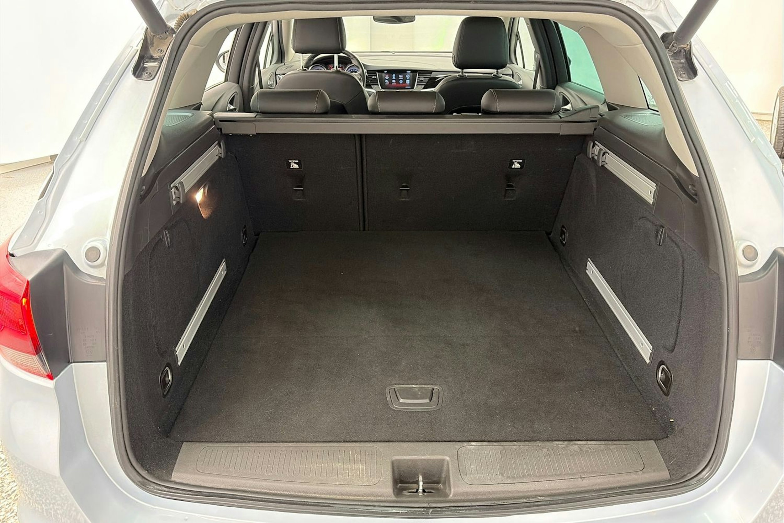 hopea Opel Astra 2017 kuva 14.