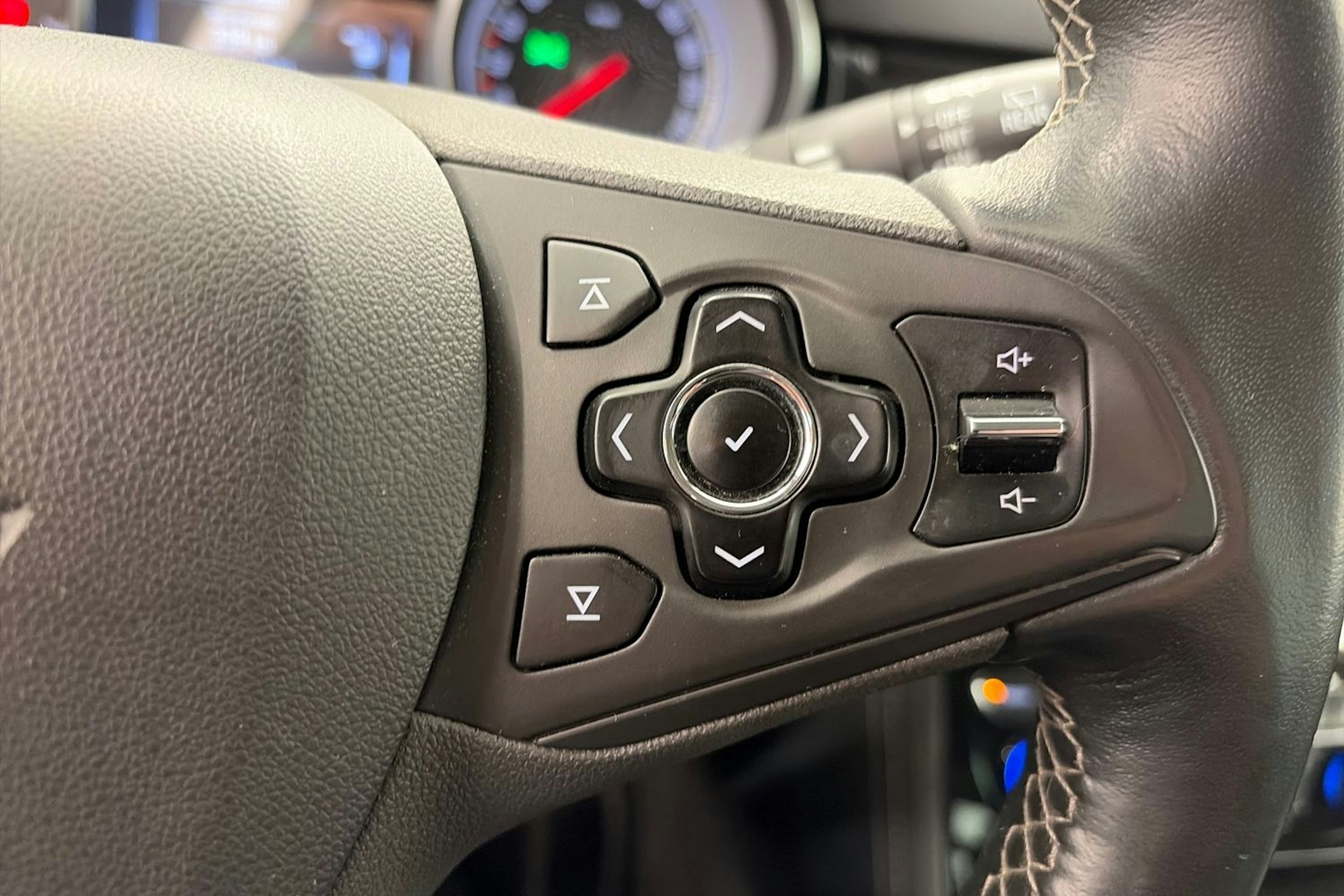 hopea Opel Astra 2017 kuva 18.