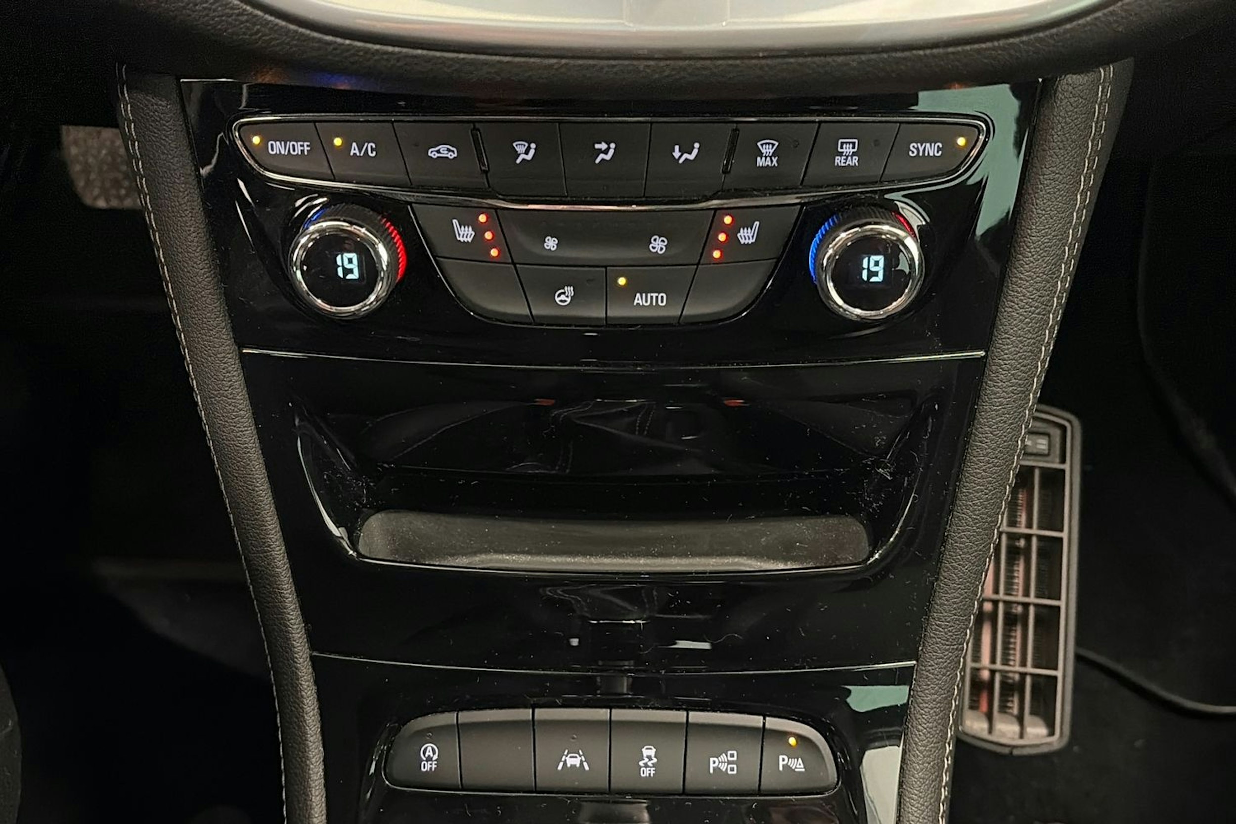 hopea Opel Astra 2017 kuva 22.