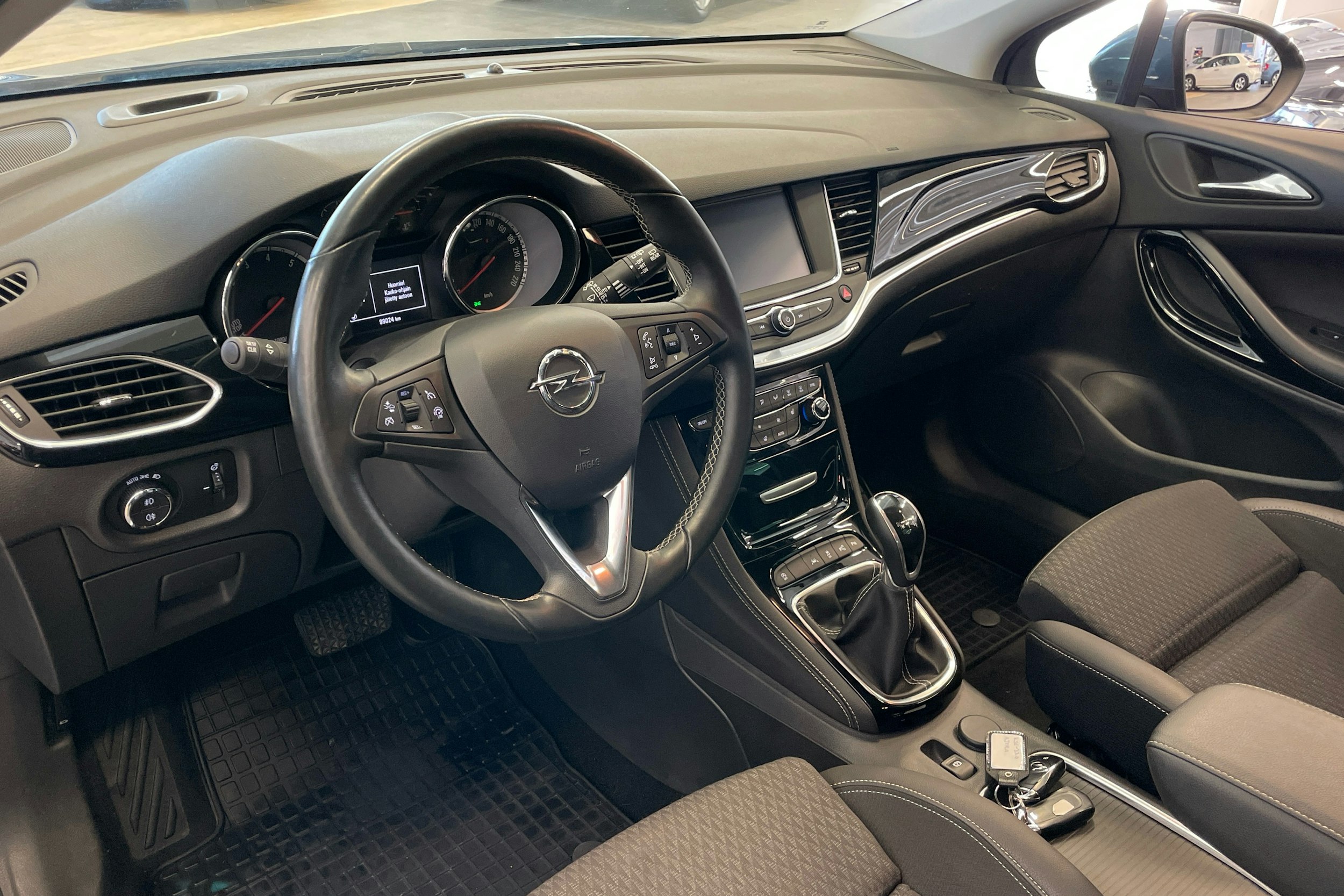 Sininen Opel ASTRA 2017 kuva 6.