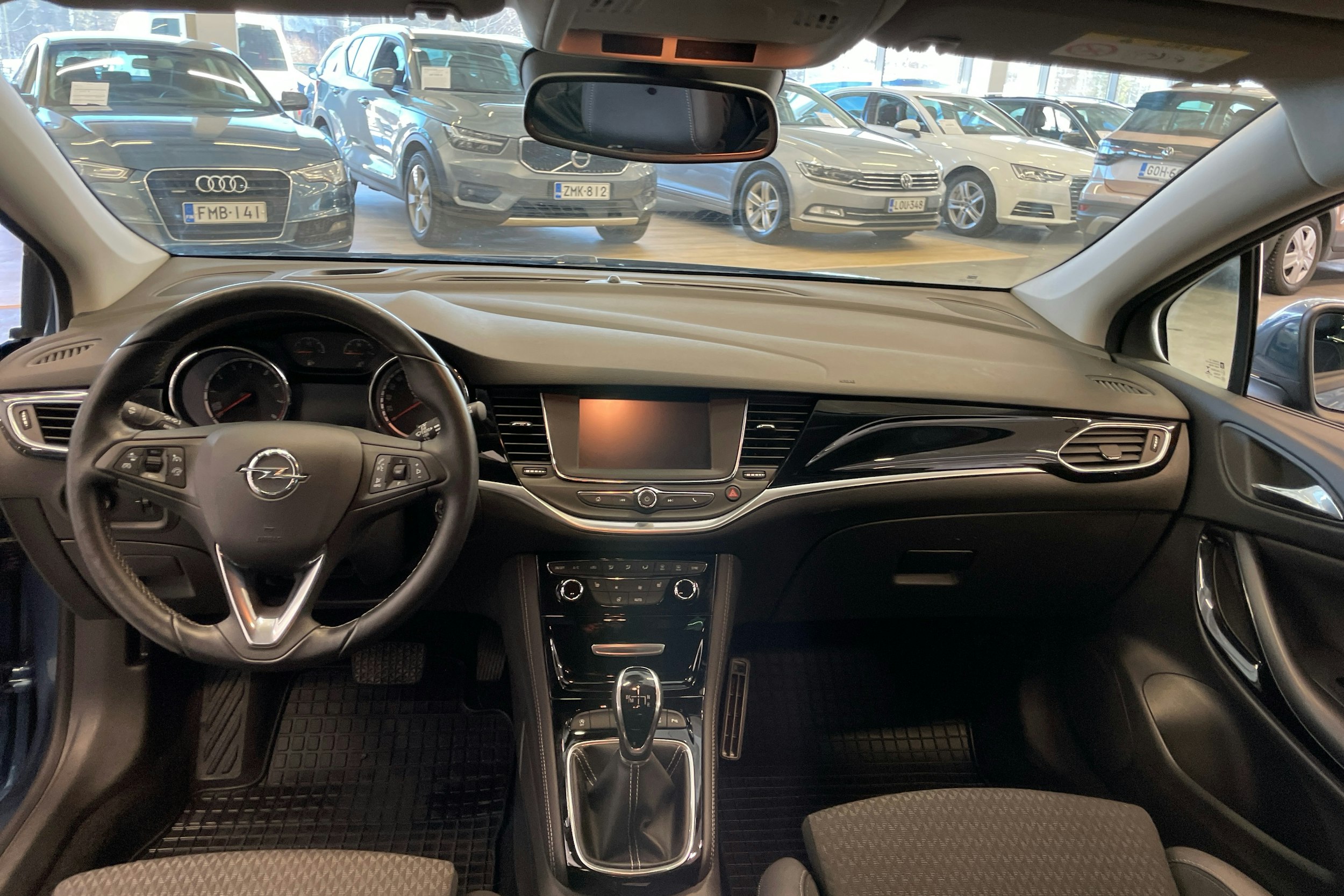 Sininen Opel ASTRA 2017 kuva 7.