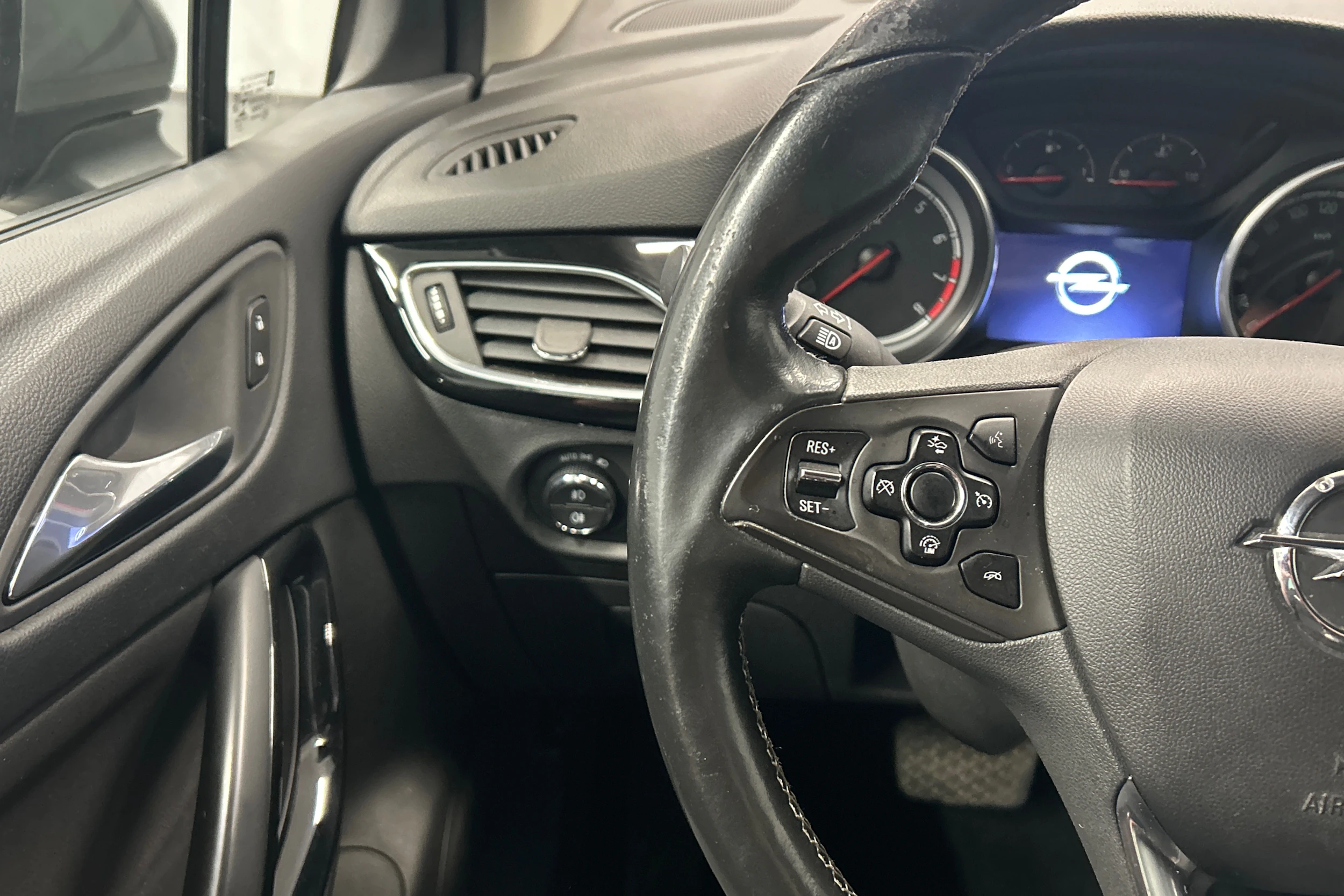 Ruskea (beige) Opel ASTRA 2017 kuva 15.
