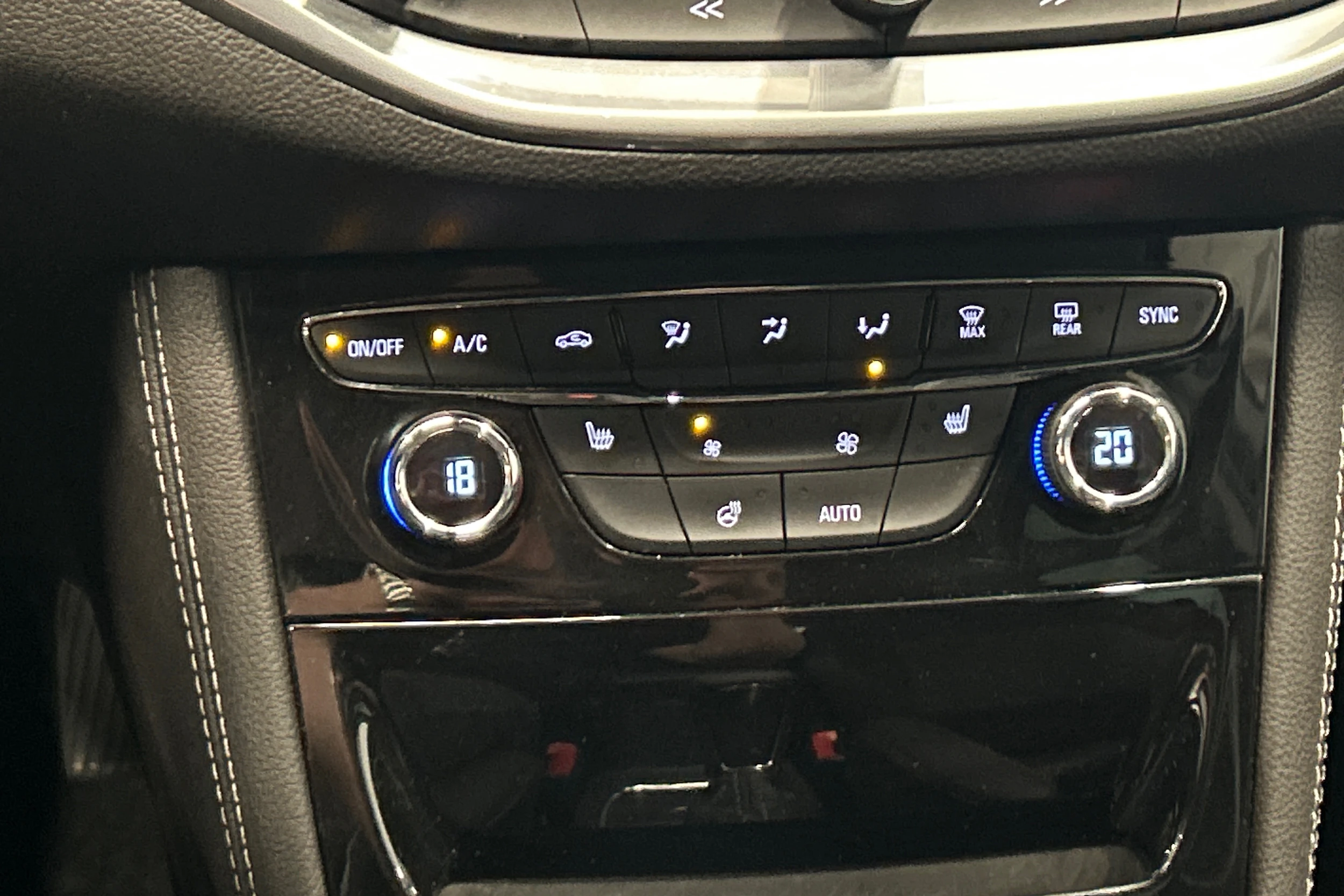 Ruskea (beige) Opel ASTRA 2017 kuva 20.