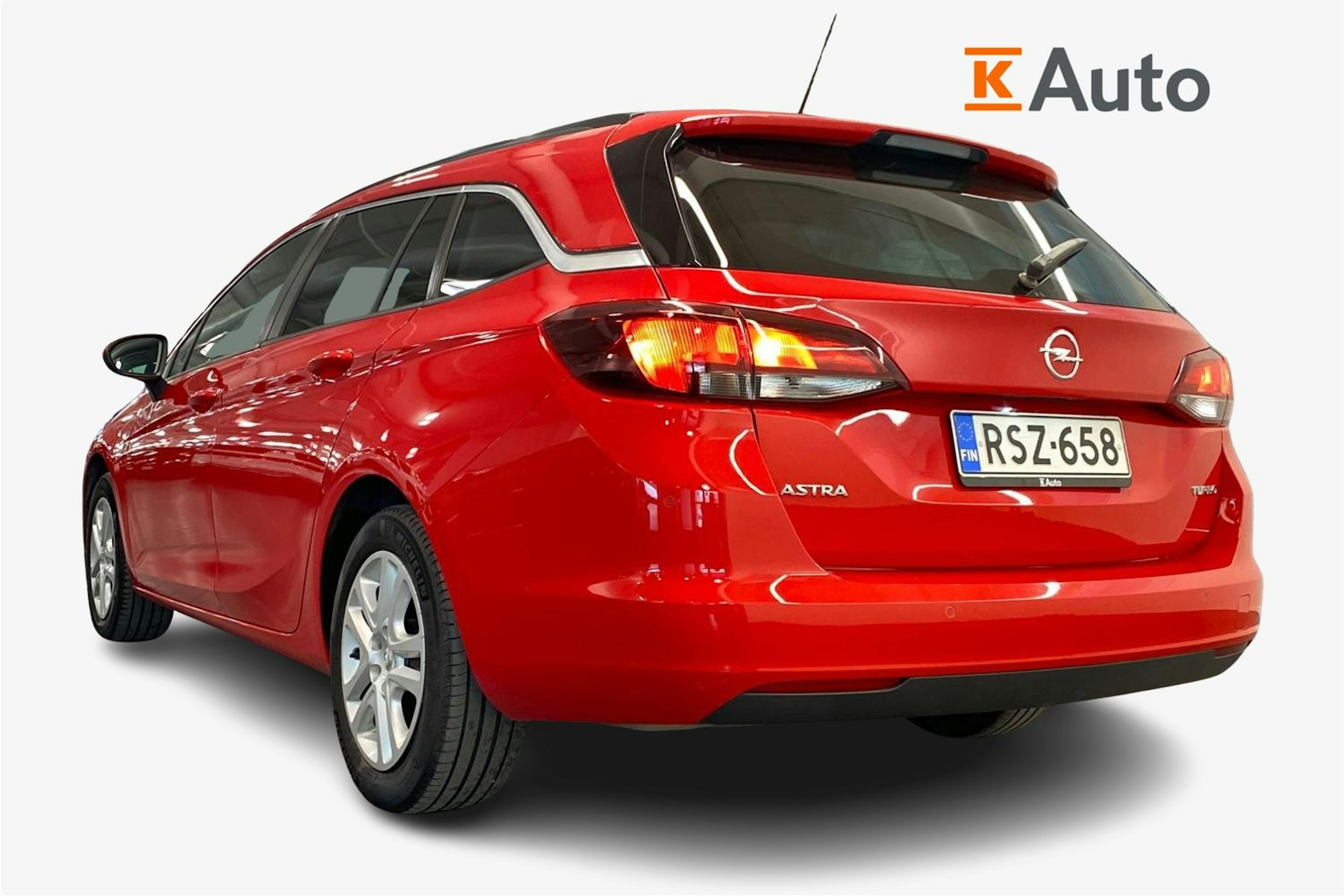 punainen Opel Astra 2017 kuva 2.