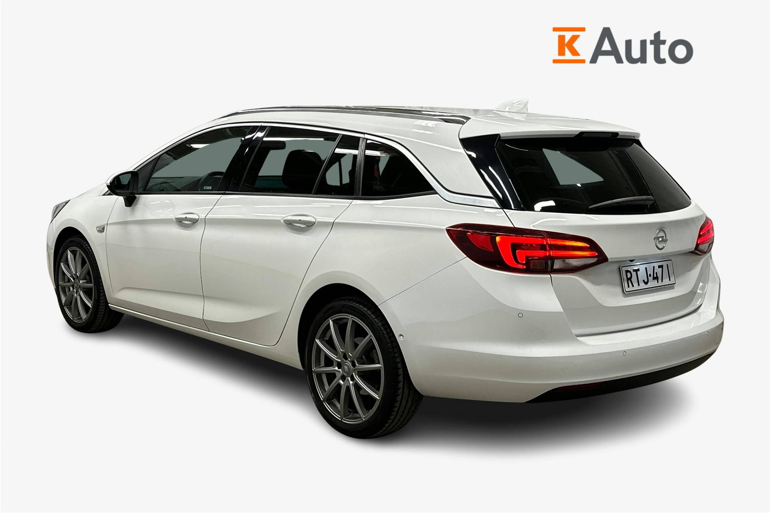 valkoinen Opel Astra 2017 kuva 2.