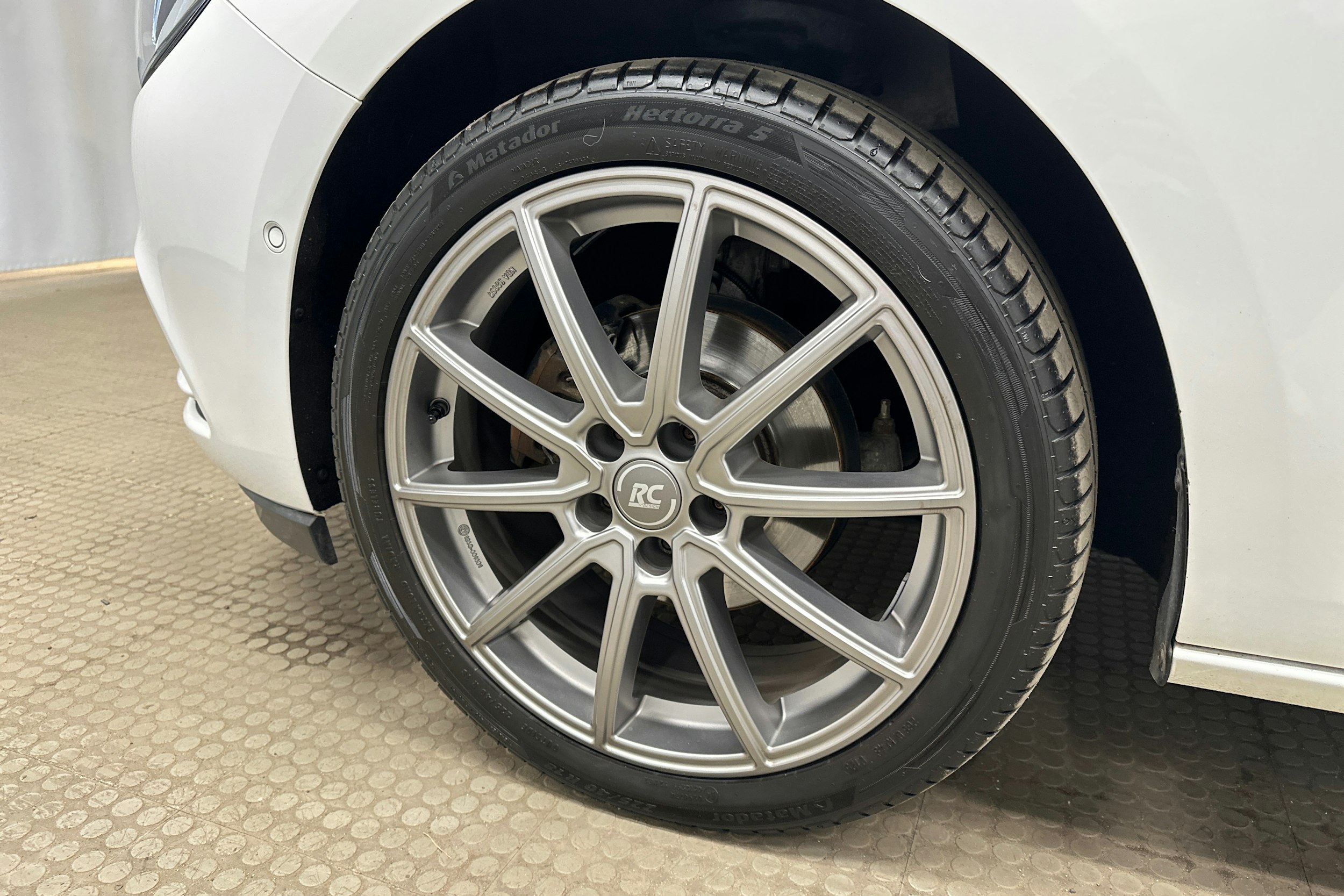 valkoinen Opel Astra 2017 kuva 9.