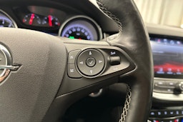 valkoinen Opel Astra 2017 kuva 12.