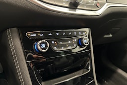 valkoinen Opel Astra 2017 kuva 17.