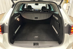 valkoinen Opel Astra 2017 kuva 25.