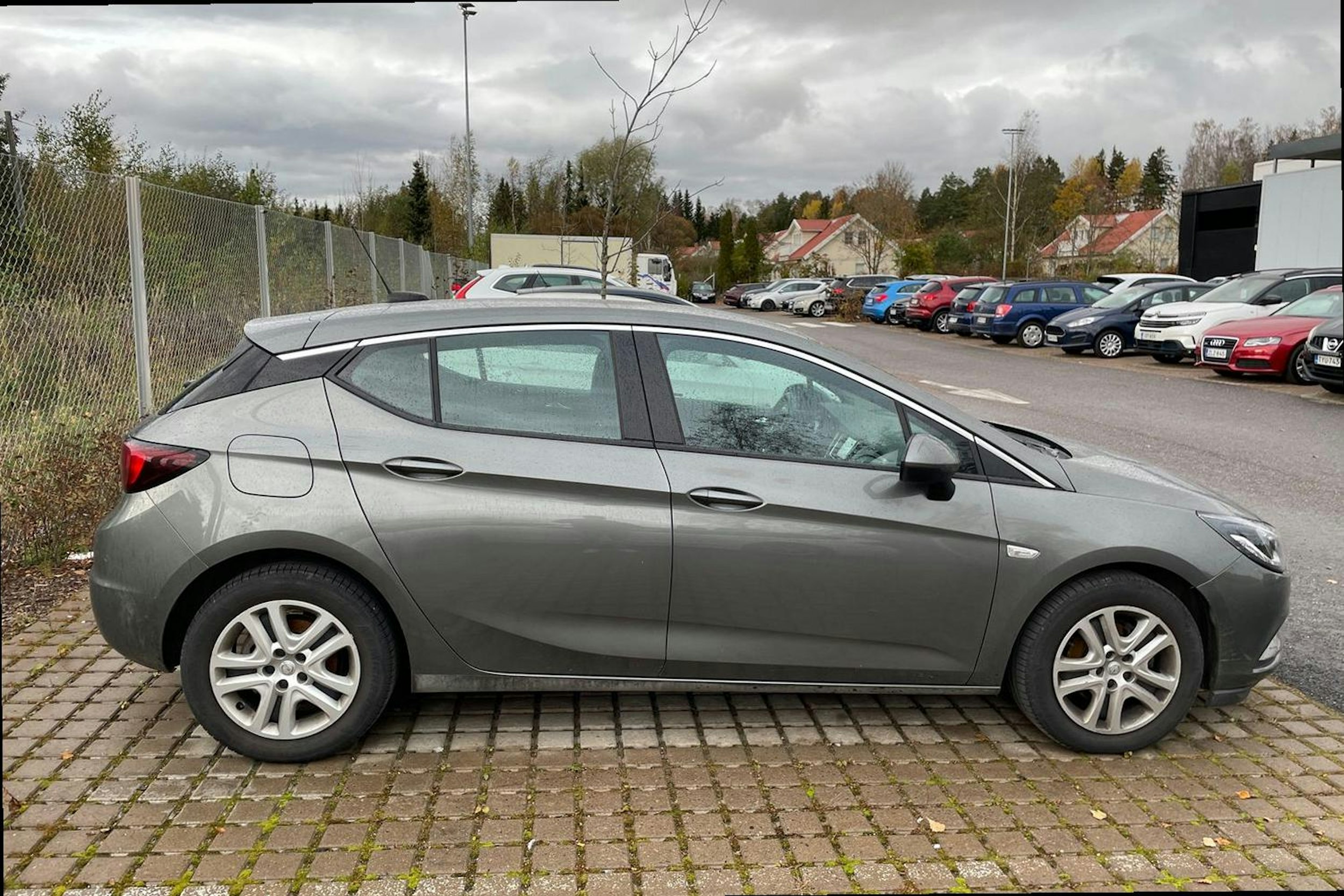 harmaa Opel Astra 2018 kuva 3.