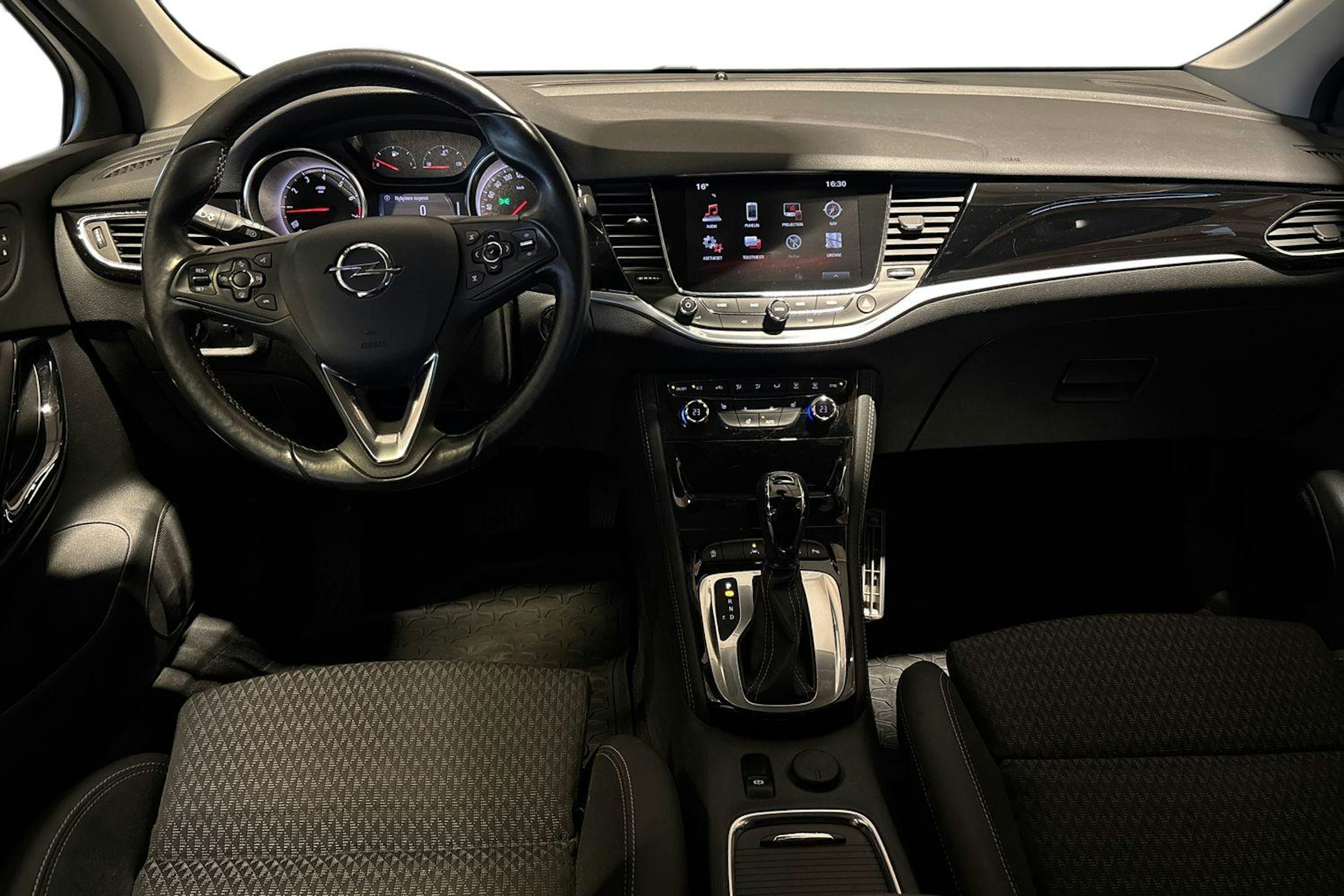 musta Opel Astra 2018 kuva 9.